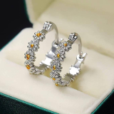  Fashion Small Daisy Earrings for Women￼